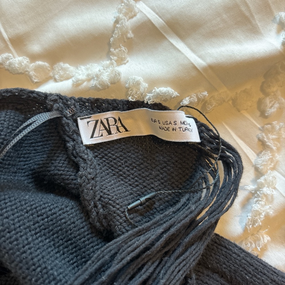 Zara Classic Black Fringe Scarf